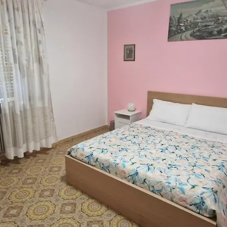 فندق مبيت وإفطار Nina