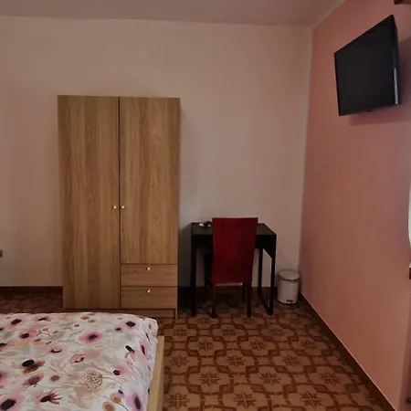 Nina San Benedetto Val di Sambro